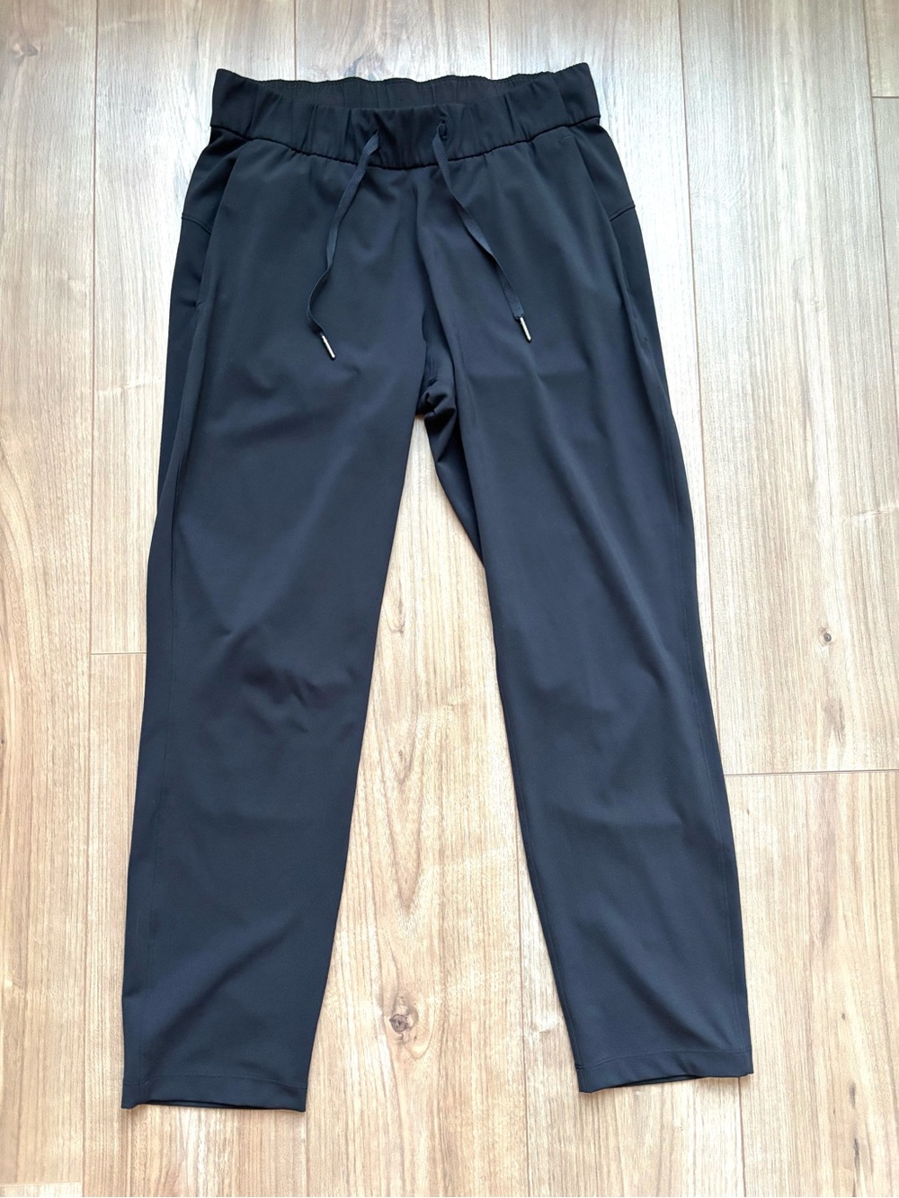 Lululemon On the Fly Pant 7/8 Size 6 Black Luxtreme – Excellent Condition
